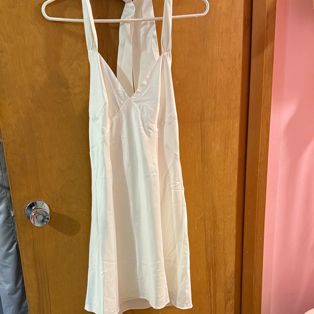 Elegant White Backless Dress